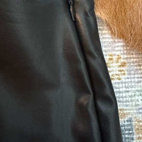 Abercrombie & Fitch Split-Hem Vegan Leather Slim Flare Pant Black sz M - Picture 6 of 7